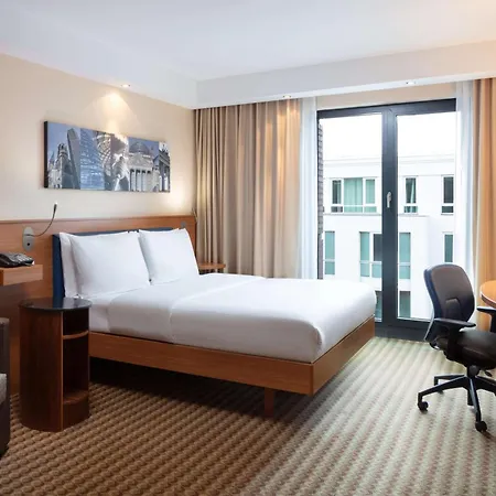 Hampton By Hilton West 3* Берлин