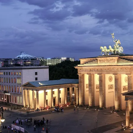 Hampton By Hilton West 3*