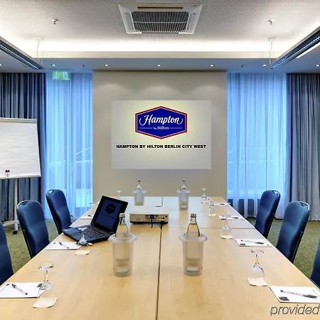 Отель Hampton By Hilton West