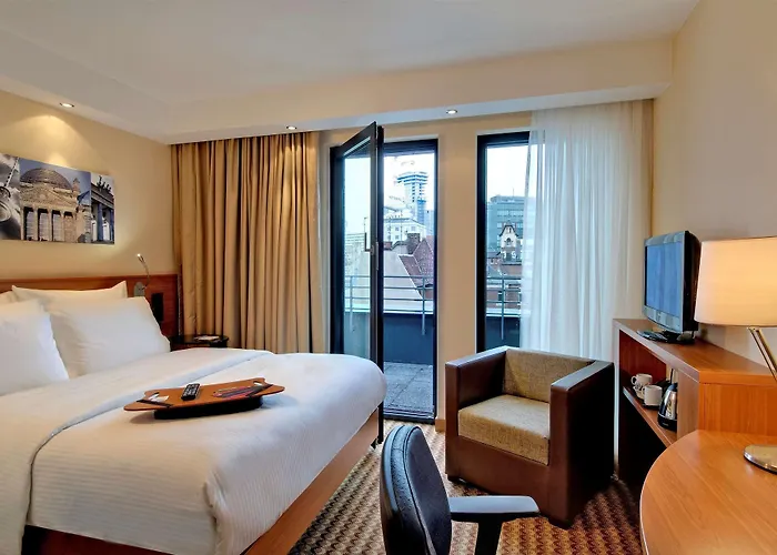 Hampton By Hilton West 3*