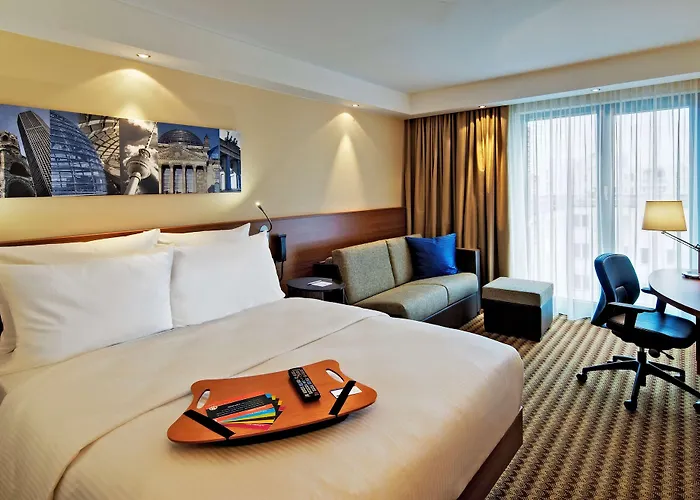 Hampton By Hilton West Hotel 3*