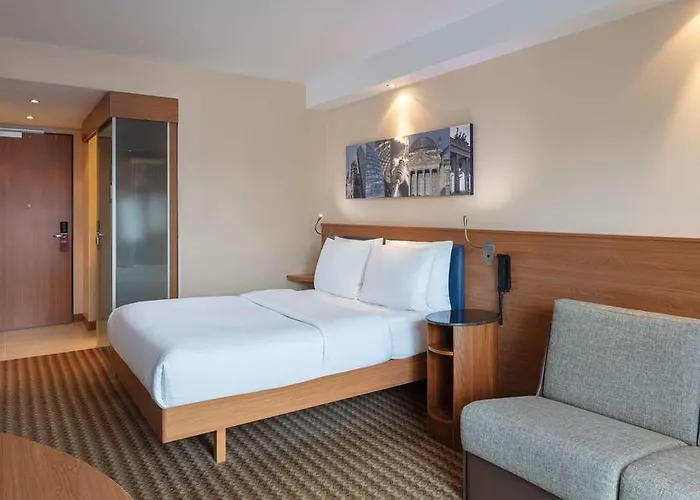 Hampton By Hilton West 3* Берлин