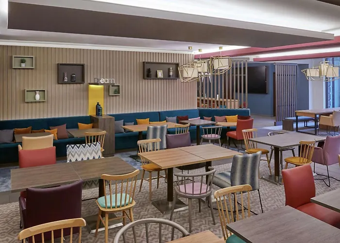 Szálloda Hampton By Hilton West 3*