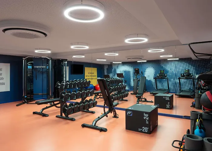 Hampton By Hilton West