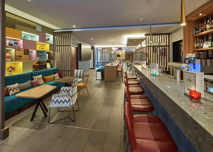 Hampton By Hilton West 3*