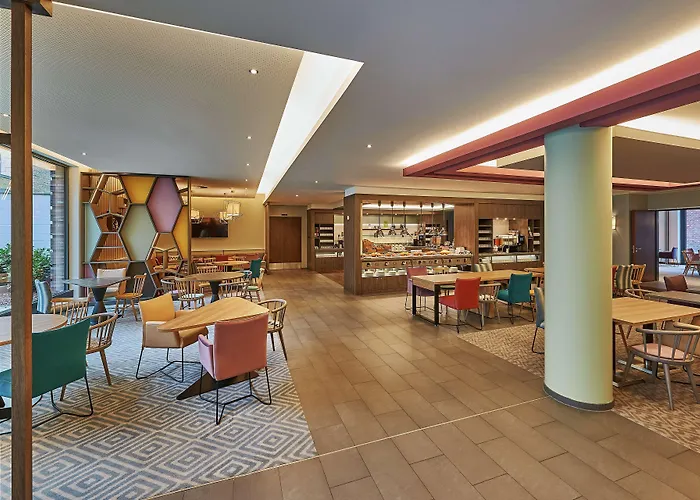 Hampton By Hilton West