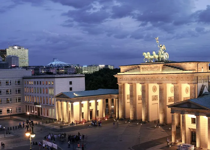 Hampton By Hilton West 3*