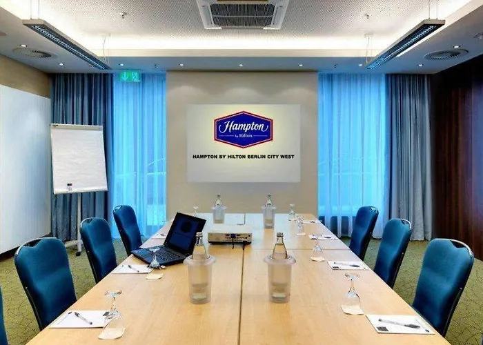 Hampton By Hilton West