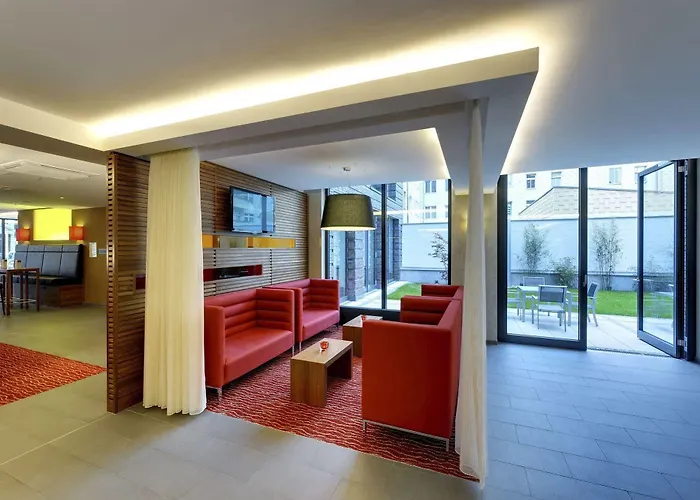 Hampton By Hilton West 3*