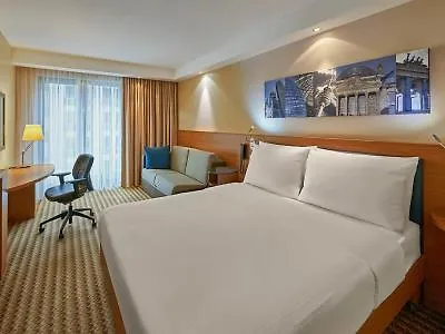 Hampton By Hilton West 3* Берлин