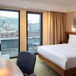 Hotel Hampton By Hilton West