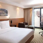 Hampton By Hilton West Hotel 3*