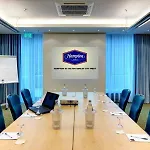 Hampton By Hilton West