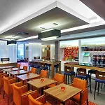 Hampton By Hilton West Hotel
