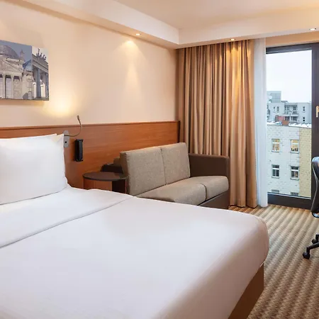 Hotell Hampton By Hilton West 3*