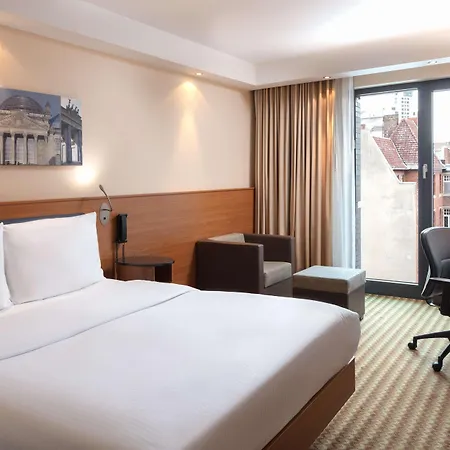 Hampton By Hilton West Hotel 3*