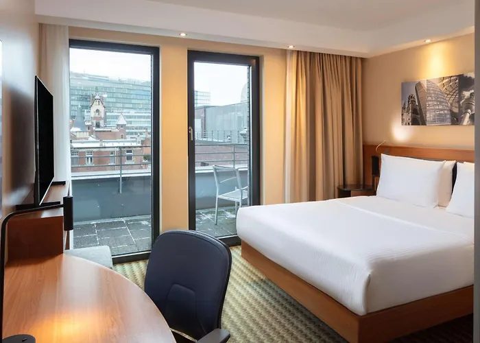 Ξενοδοχείο Hampton By Hilton West