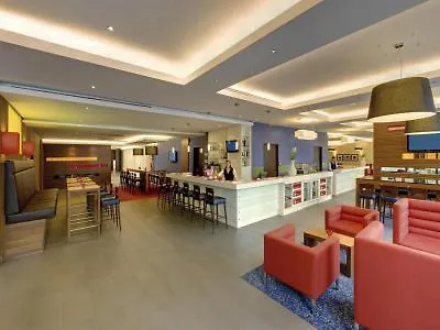 Hampton By Hilton West